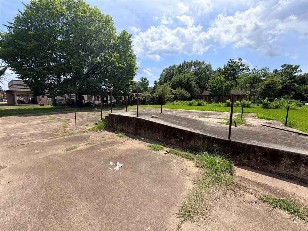 502 S Magnolia Street Woodville, TX 75979