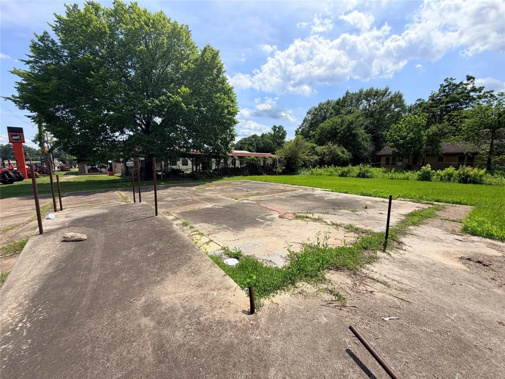 502 S Magnolia Street Woodville, TX 75979