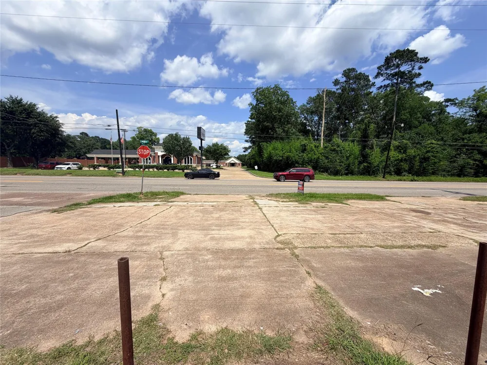 502 S Magnolia Street Woodville, TX 75979