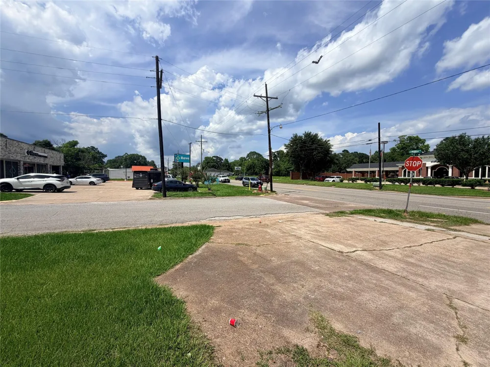 502 S Magnolia Street Woodville, TX 75979