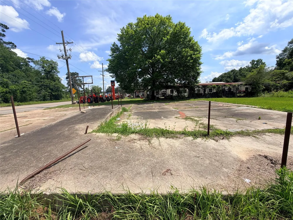 502 S Magnolia Street Woodville, TX 75979