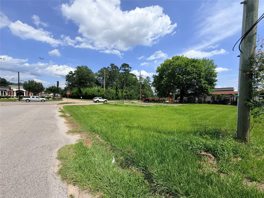 502 S Magnolia Street Woodville, TX 75979