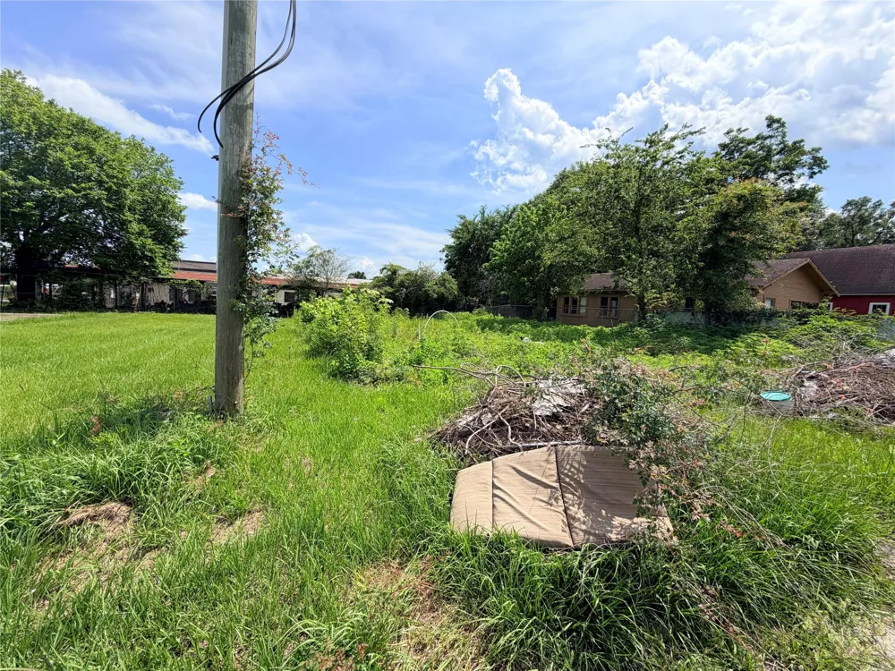 502 S Magnolia Street Woodville, TX 75979