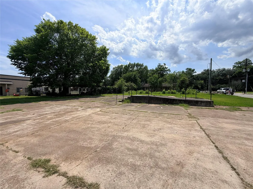 502 S Magnolia Street Woodville, TX 75979