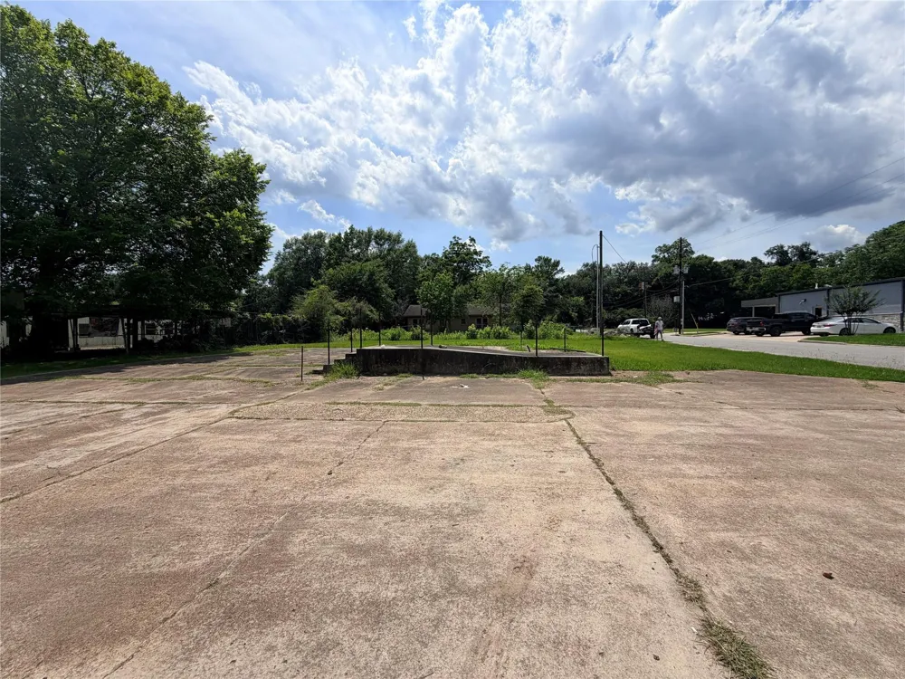 502 S Magnolia Street Woodville, TX 75979