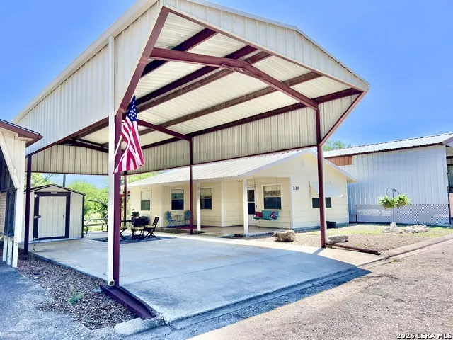 230 De Zavala St Brackettville, TX 78832