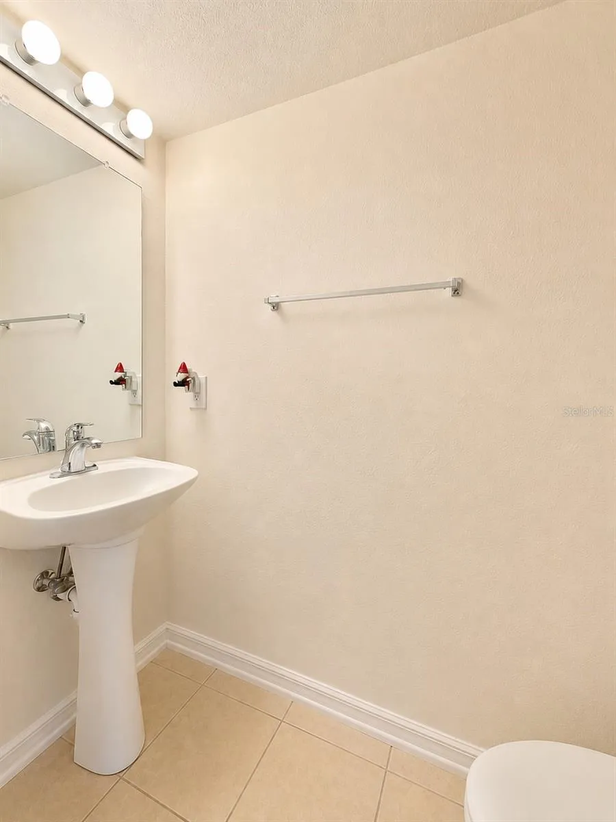 24301 SW 6TH PLACE Newberry, FL 32669