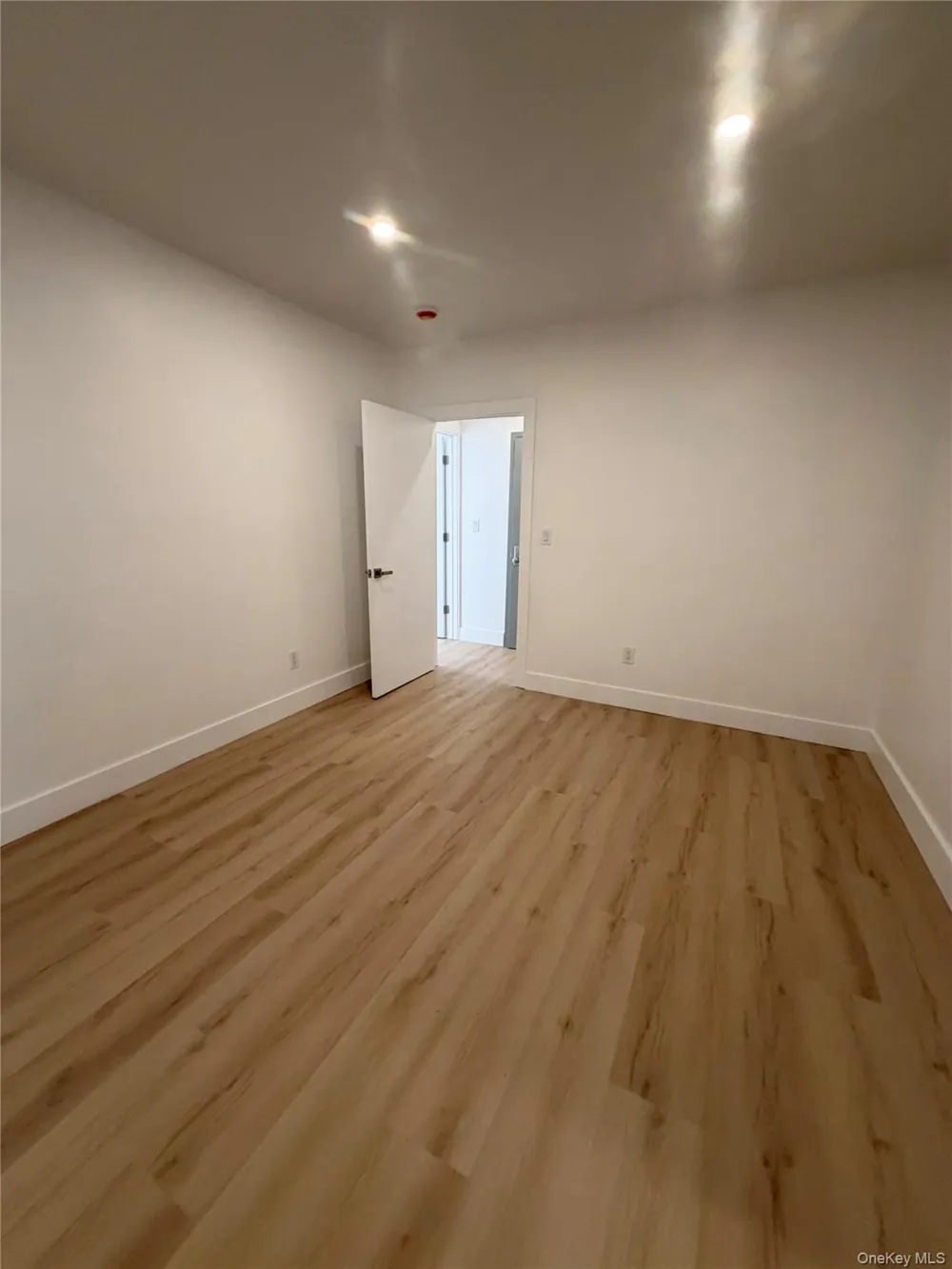 3105 Roberts Avenue Bronx, NY 10461