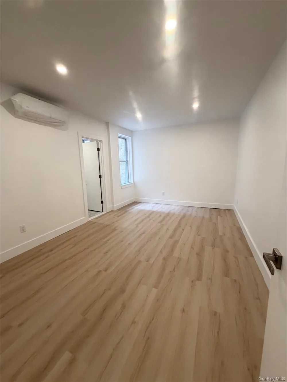 3105 Roberts Avenue Bronx, NY 10461