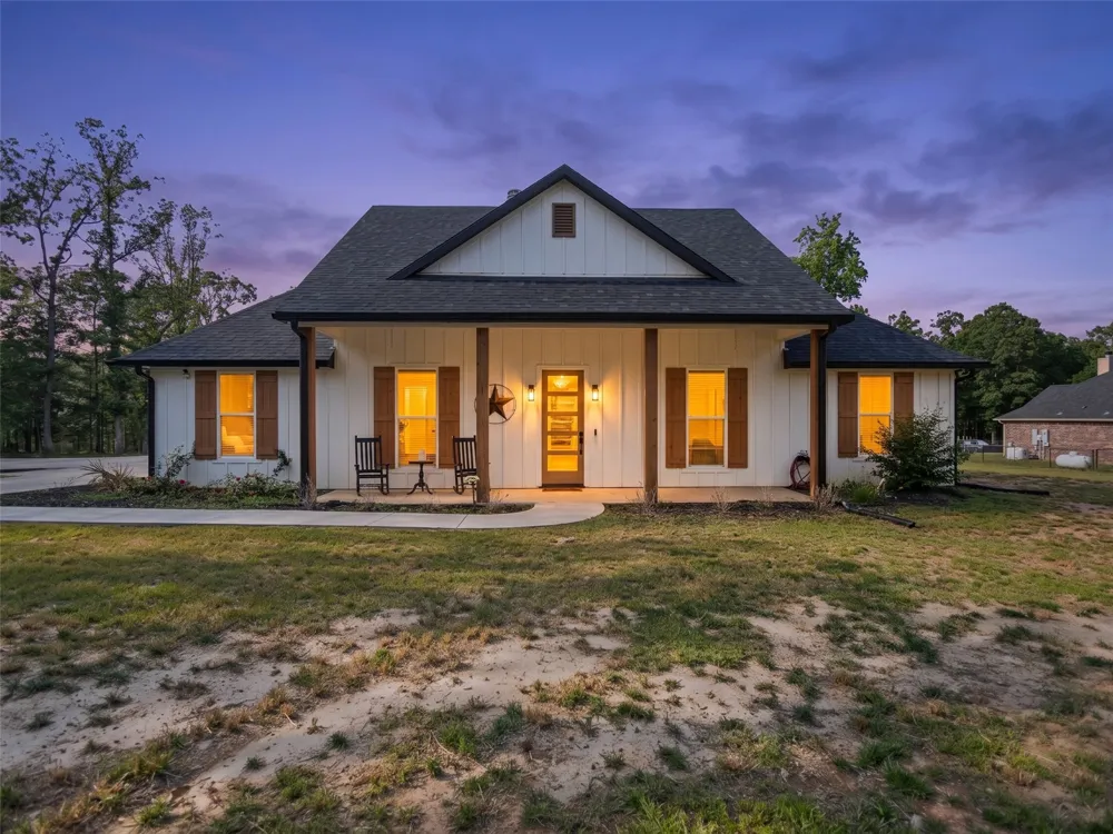 1562 Willow Oak Road Gladewater, TX 75647