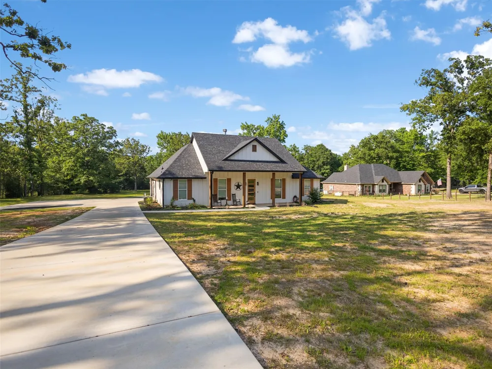 1562 Willow Oak Road Gladewater, TX 75647