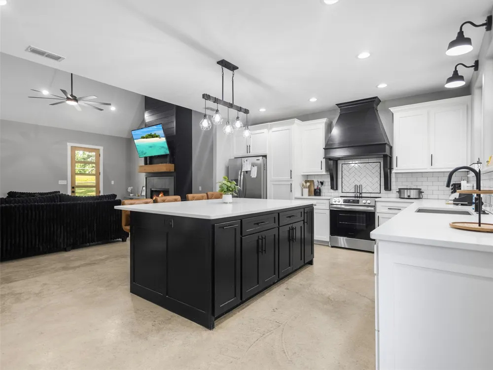 1562 Willow Oak Road Gladewater, TX 75647