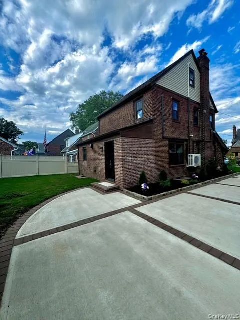 191 Brixton Road S Garden City, NY 11530