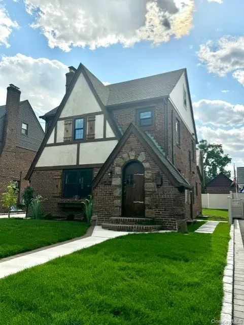 191 Brixton Road S Garden City, NY 11530