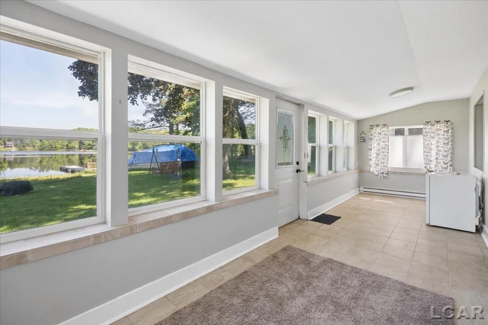 1400 Lakeview Drive Manchester Township, MI 49287