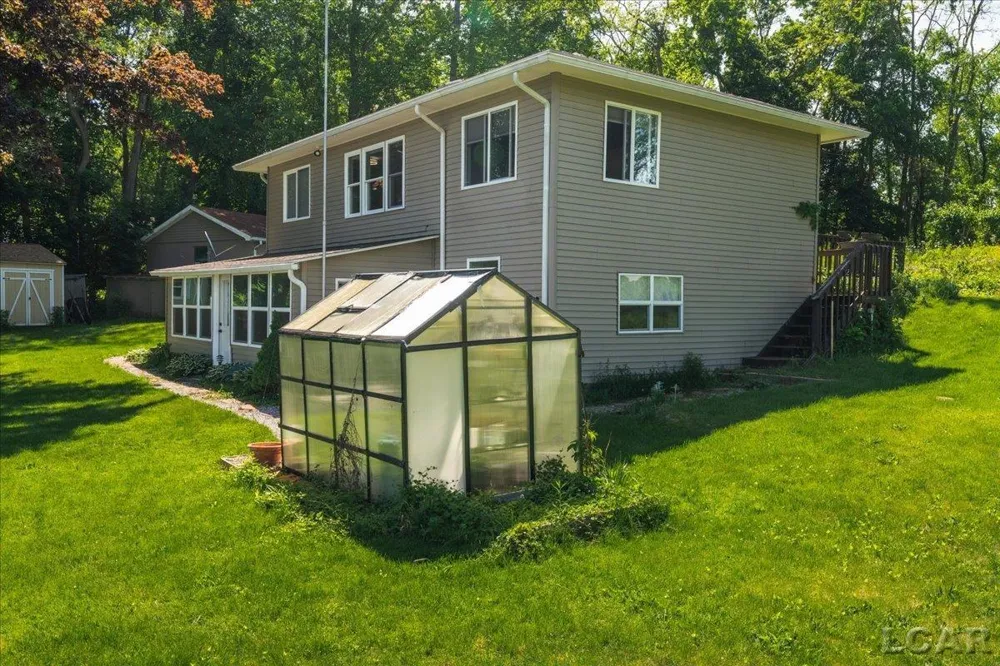 1400 Lakeview Drive Manchester Township, MI 49287