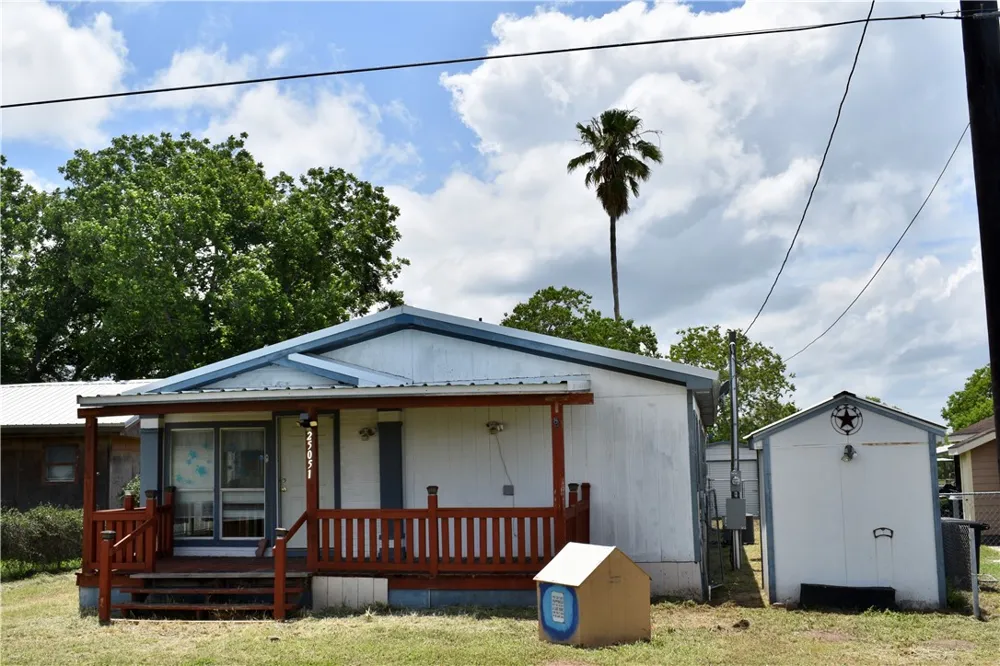 25051 Lakeshore Drive Mathis, TX 78368