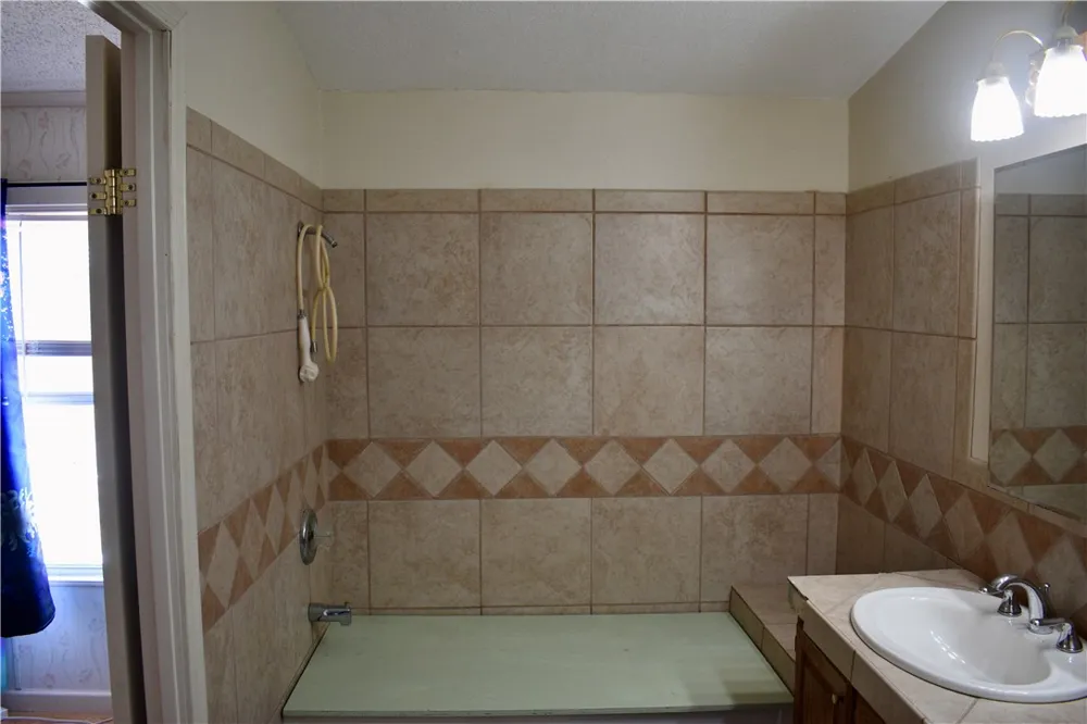 25051 Lakeshore Drive Mathis, TX 78368