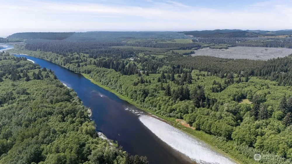 745 Green Road Forks, WA 98331