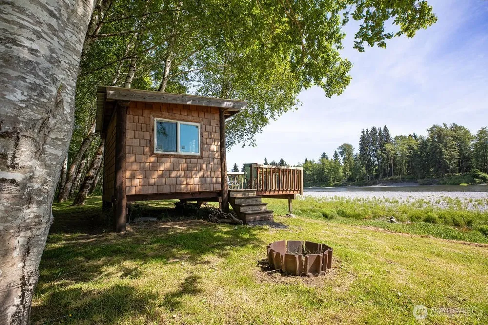745 Green Road Forks, WA 98331