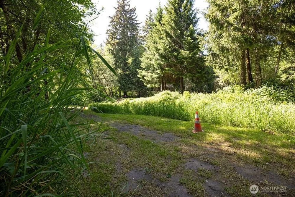 745 Green Road Forks, WA 98331