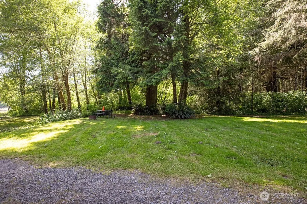745 Green Road Forks, WA 98331