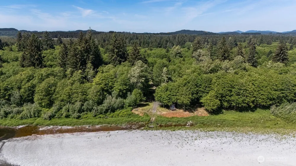 745 Green Road Forks, WA 98331