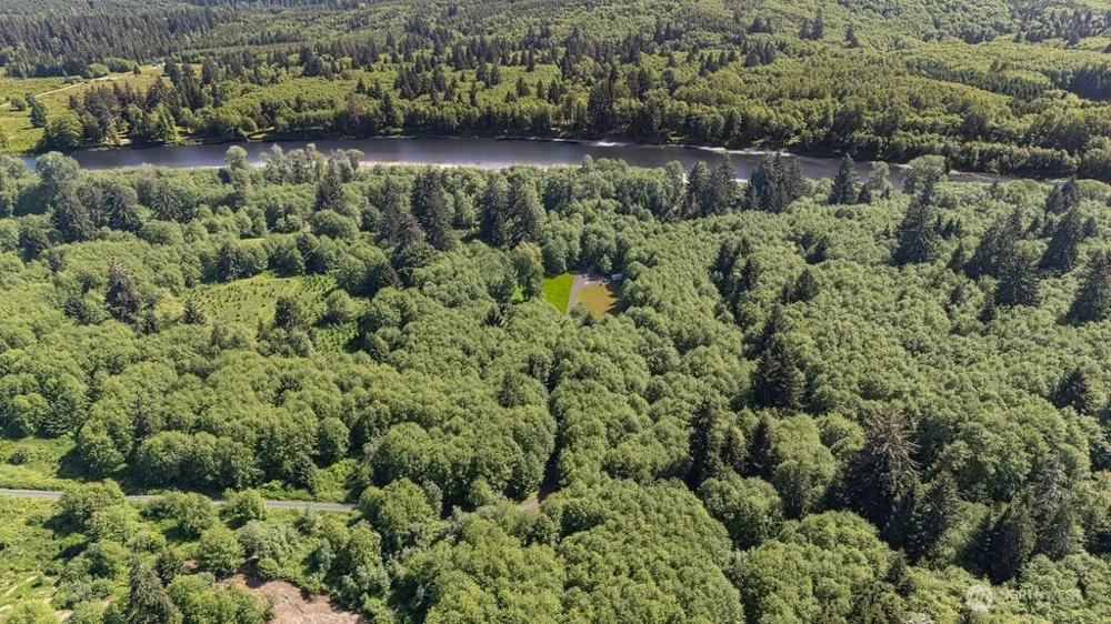 745 Green Road Forks, WA 98331