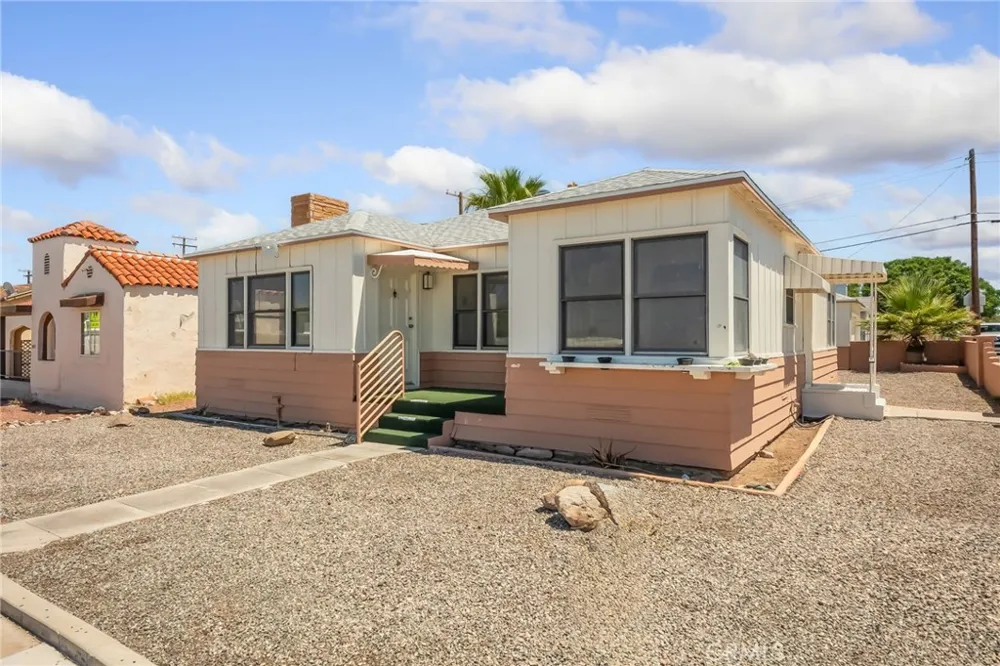 1719 Wasington Street Needles, CA 92363