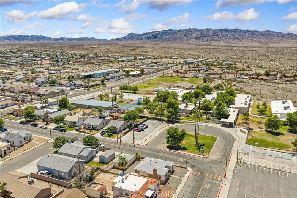 1719 Wasington Street Needles, CA 92363