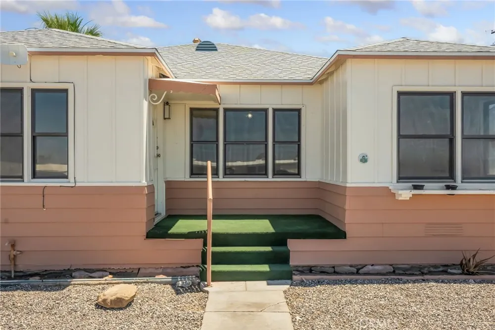 1719 Wasington Street Needles, CA 92363