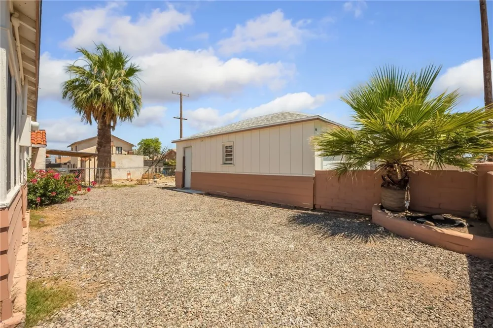 1719 Wasington Street Needles, CA 92363
