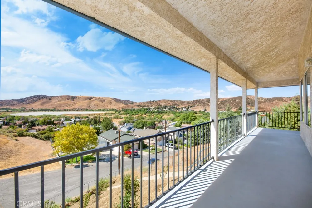 42804 Barnstead Drive Lake Hughes, CA 93532