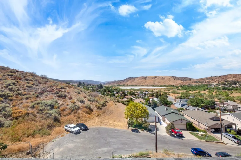 42804 Barnstead Drive Lake Hughes, CA 93532