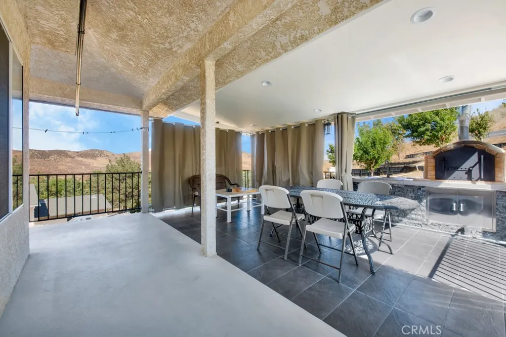 42804 Barnstead Drive Lake Hughes, CA 93532