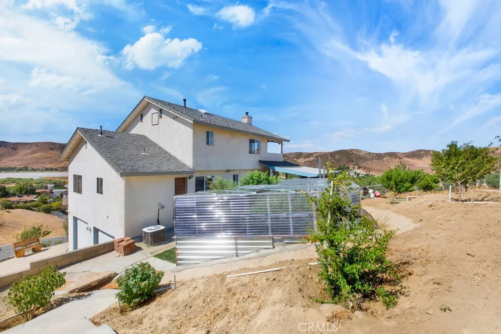 42804 Barnstead Drive Lake Hughes, CA 93532