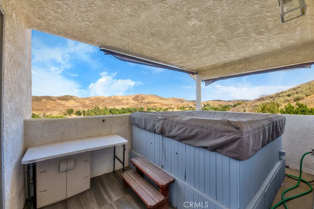 42804 Barnstead Drive Lake Hughes, CA 93532