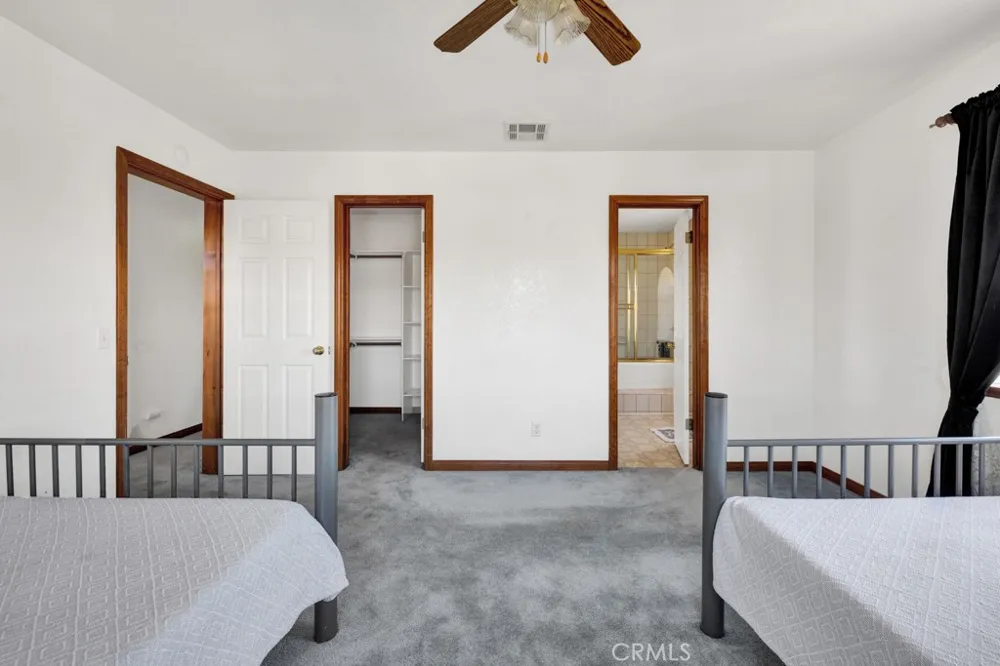 42804 Barnstead Drive Lake Hughes, CA 93532