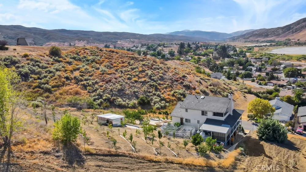 42804 Barnstead Drive Lake Hughes, CA 93532