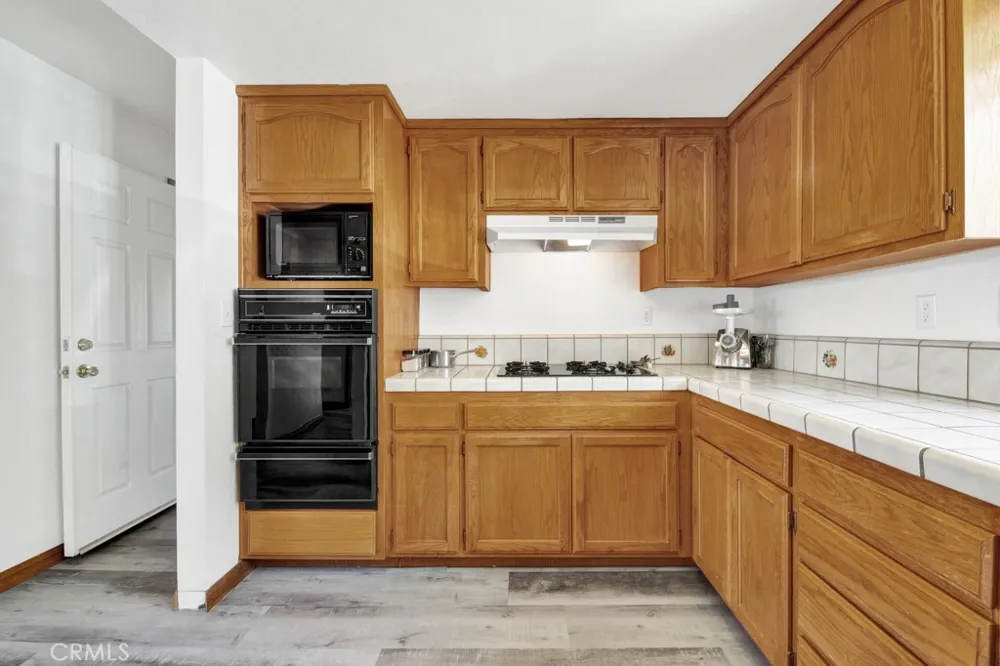 42804 Barnstead Drive Lake Hughes, CA 93532
