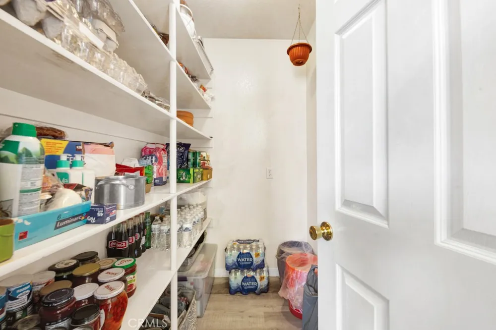 42804 Barnstead Drive Lake Hughes, CA 93532