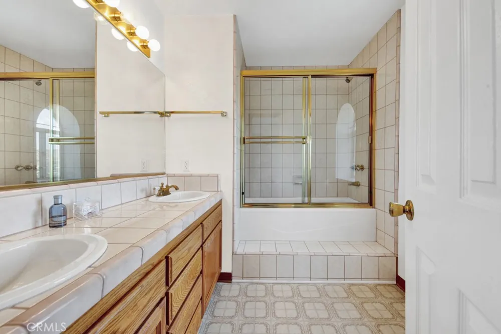 42804 Barnstead Drive Lake Hughes, CA 93532