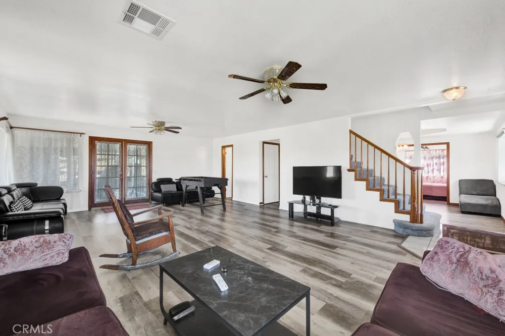42804 Barnstead Drive Lake Hughes, CA 93532