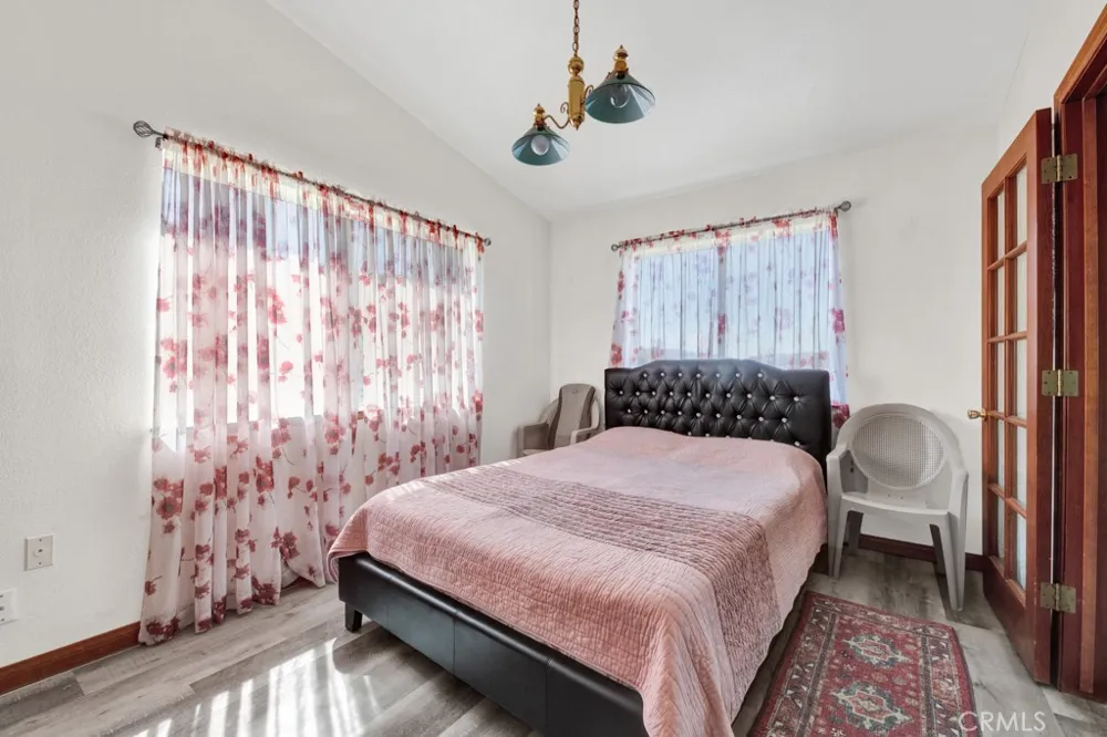 42804 Barnstead Drive Lake Hughes, CA 93532