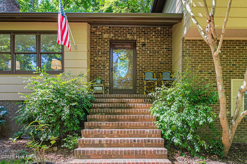 1832 Travis Lane Burlington, NC 27217