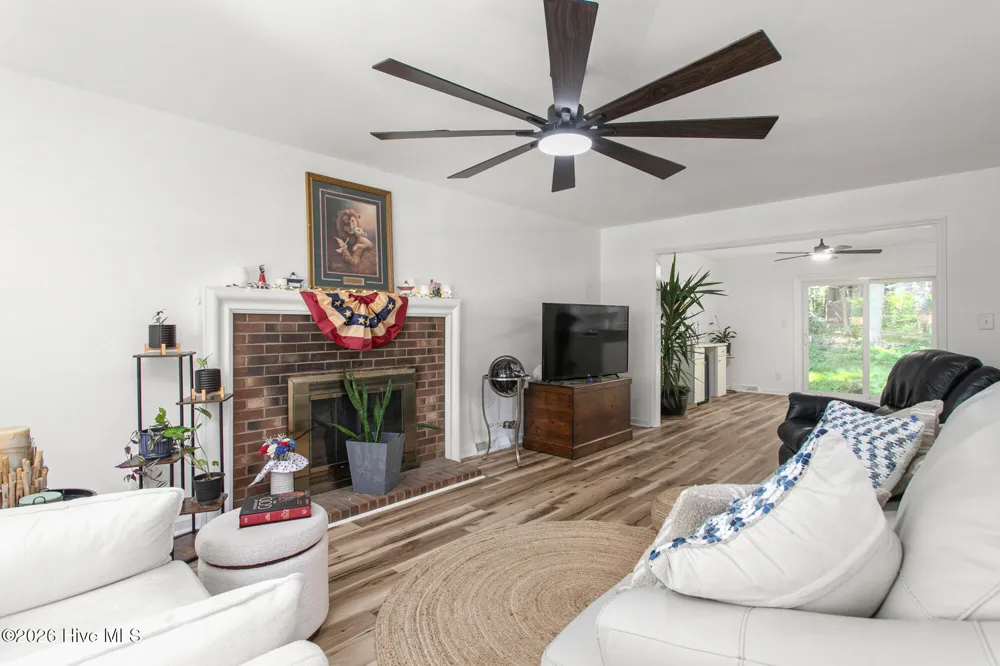 1832 Travis Lane Burlington, NC 27217