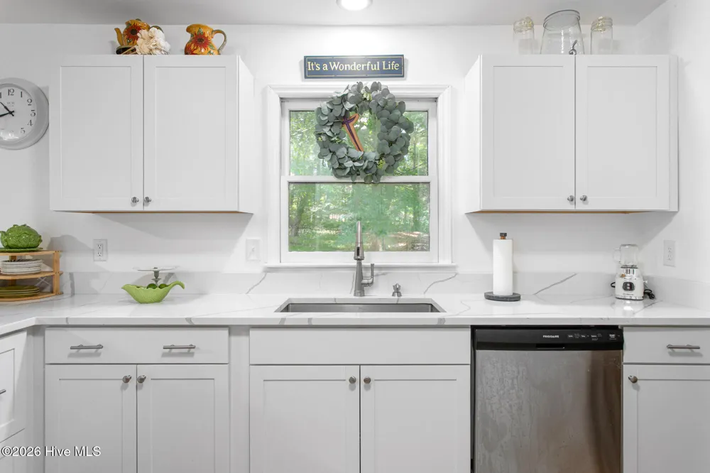 1832 Travis Lane Burlington, NC 27217