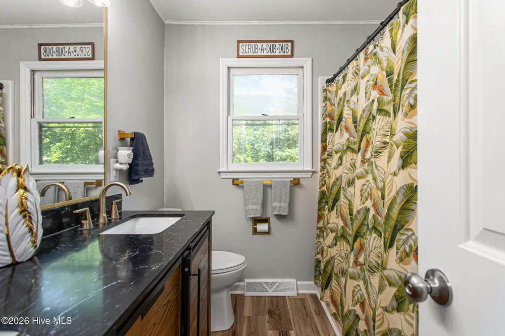 1832 Travis Lane Burlington, NC 27217