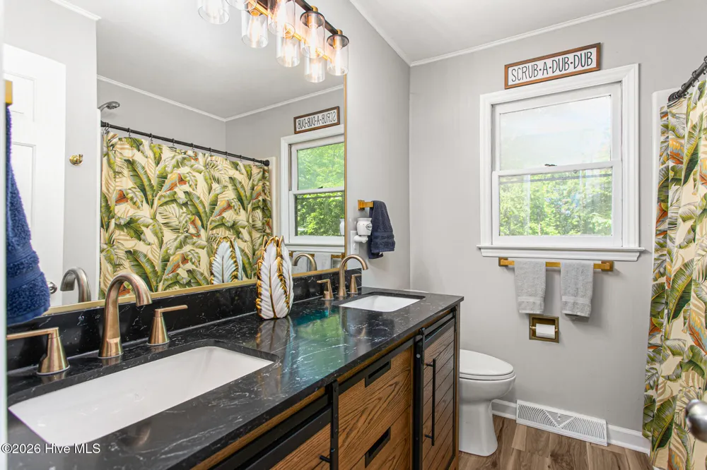 1832 Travis Lane Burlington, NC 27217