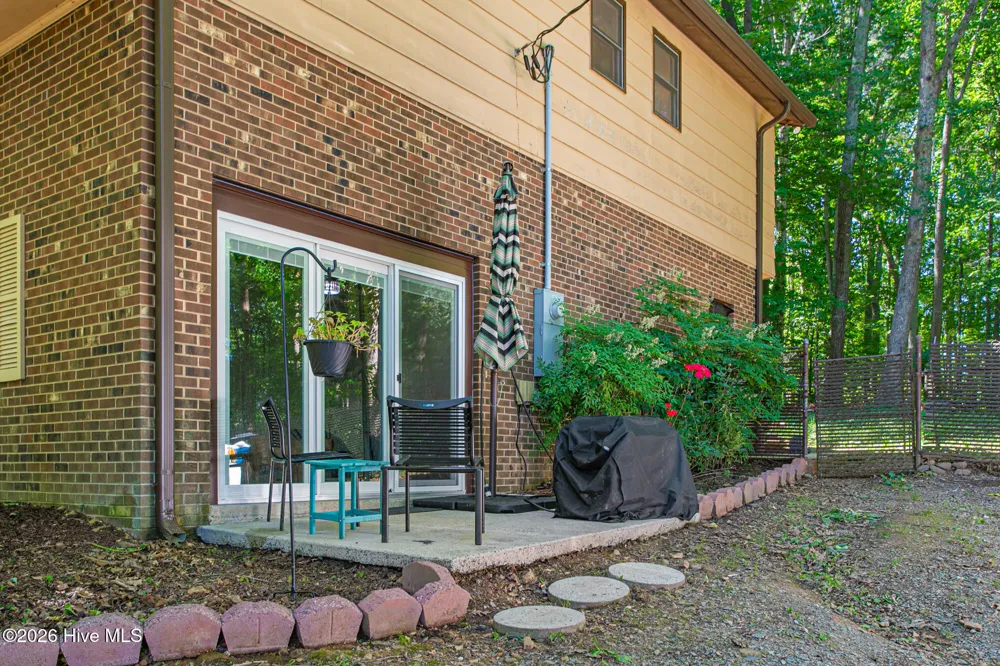 1832 Travis Lane Burlington, NC 27217